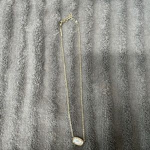 Kendra Scott necklace 7.5 inches
